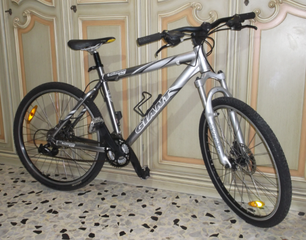 Bicicletta GIANT Mtb 26, freni a disco, in alluminio