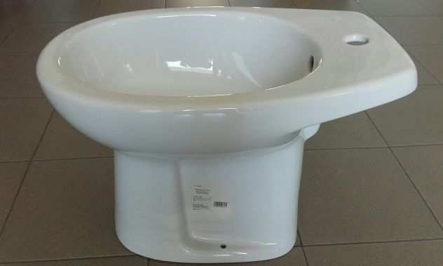 BIDET MONOFORO A TERRA CLIVIA