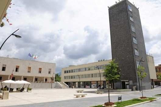 Bilocale con GIARDINO e POSTO AUTO  Collemozzo