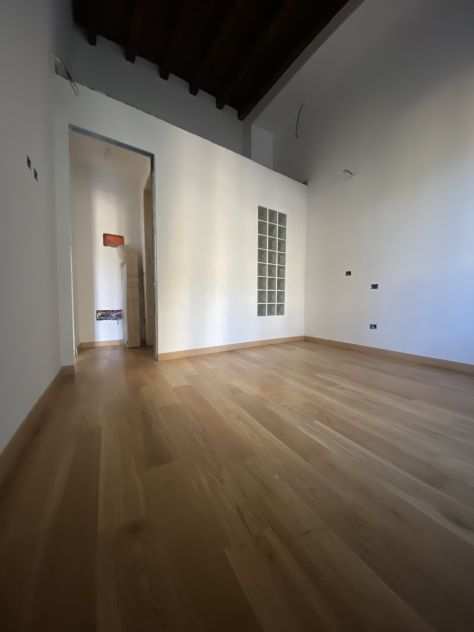 BILOCALE RISTRUTTURATO ZONA SAN GOTTARDOBOCCONI
