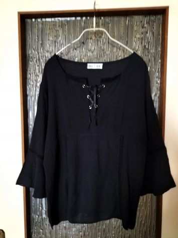 BLUSA CON INSERTI PIZZO MACRAME stringata lacci, maniche svasate, spacchi NUOVA