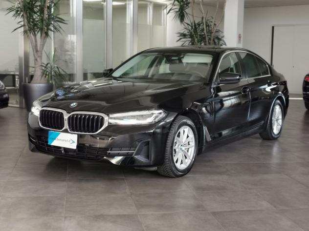 BMW Serie 5 530e xDrive BusinessCL17HEAD UP DISPLAYTELECAMERA SURROUND VIEWSEDILI ELETTRICIHARMAN KARDON SOUND SYSTEM