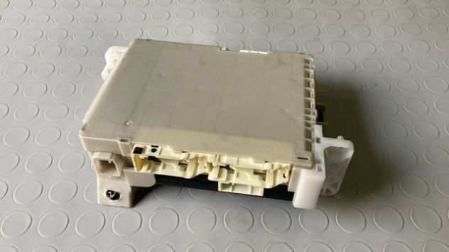 Body computer Toyota Yaris Hybrid del 2014 (89221-0D120)