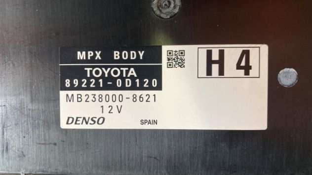 Body computer Toyota Yaris Hybrid del 2014 (89221-0D120)