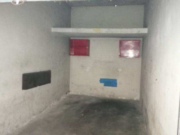 Box  Garage di 11 msup2 in vendita a Beinasco