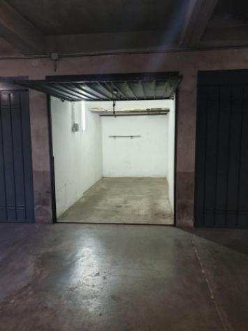 Box  Garage di 11 msup2 in vendita a Torino