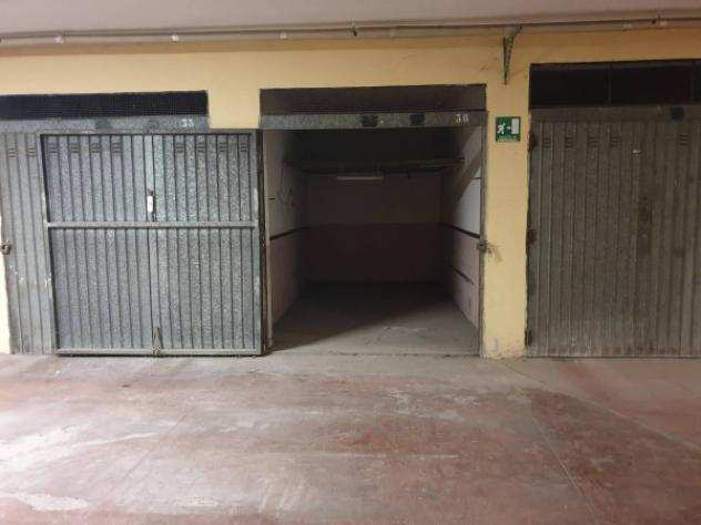 Box  Garage di 12 msup2 in vendita a Moncalieri