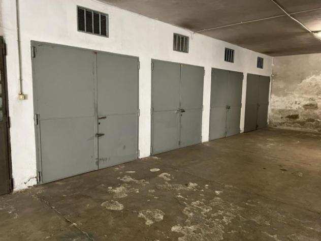 Box  Garage di 13 msup2 in vendita a Torino