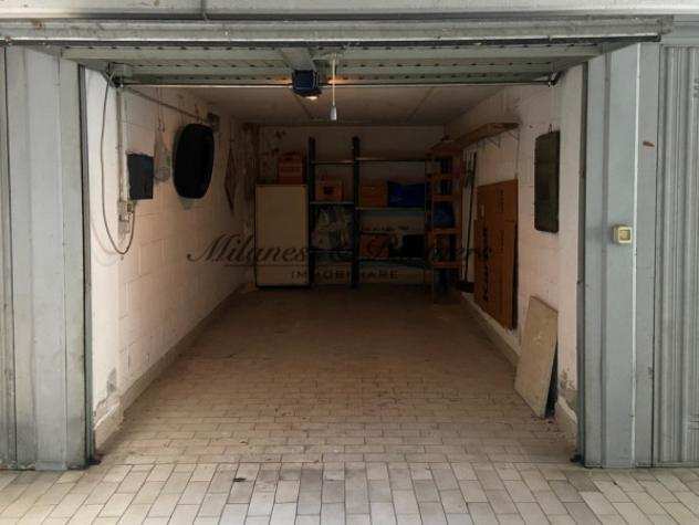 Box  Garage di 15 msup2 in vendita a Bergamo
