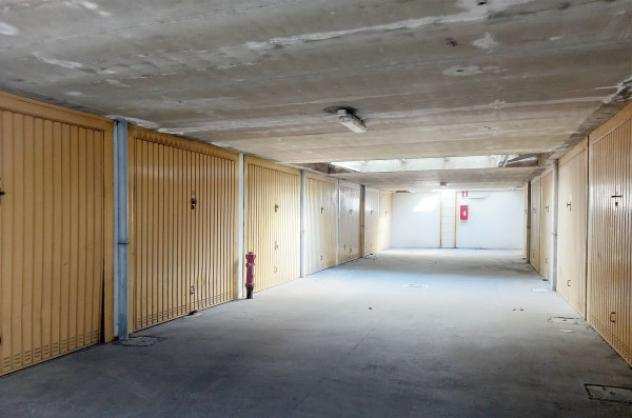 Box  Garage di 15 msup2 in vendita a Milano