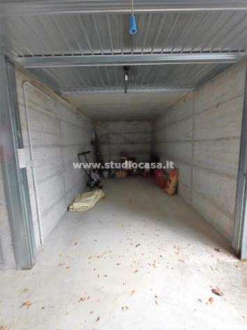 Box  Garage di 18 msup2 in vendita a Cerete