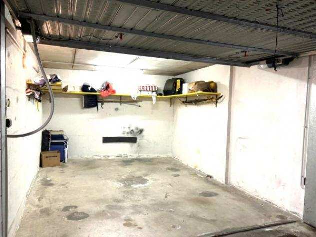 Box  Garage di 21 msup2 in vendita a Alzano Lombardo