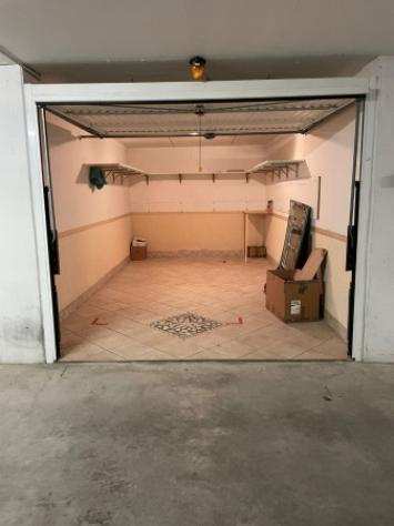 Box  Garage di 25 msup2 in affitto a Carpi