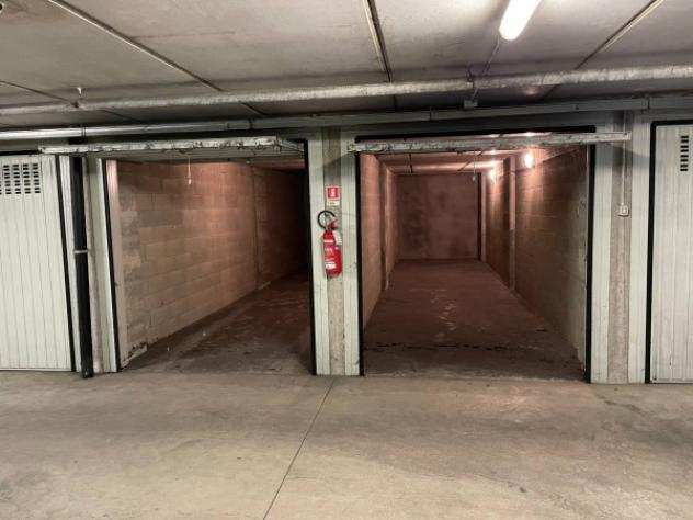 Box  Garage di 26 msup2 in affitto a Torino