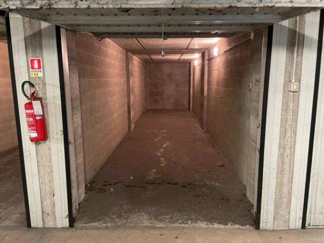 Box  Garage di 26 msup2 in affitto a Torino