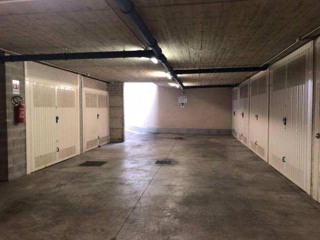 Box  Garage di 35 msup2 in vendita a Torino