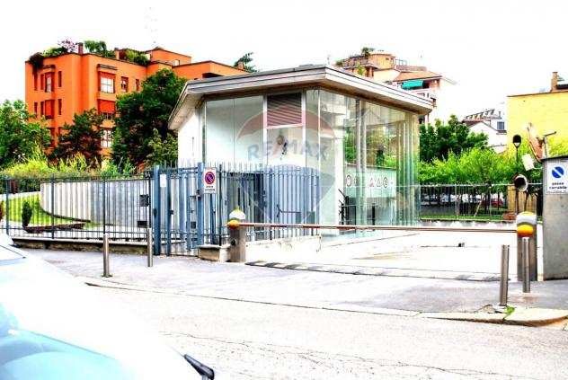 Box in vendita a Milano - 1 locale 14mq