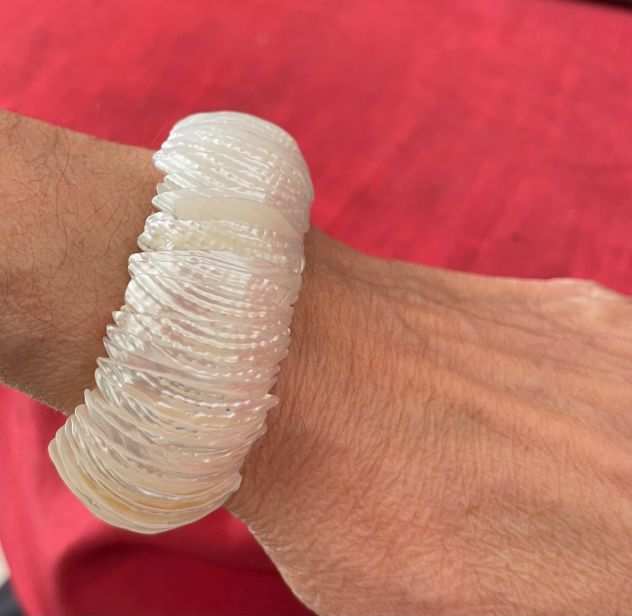 Bracciale scaglie di madreperla elastico