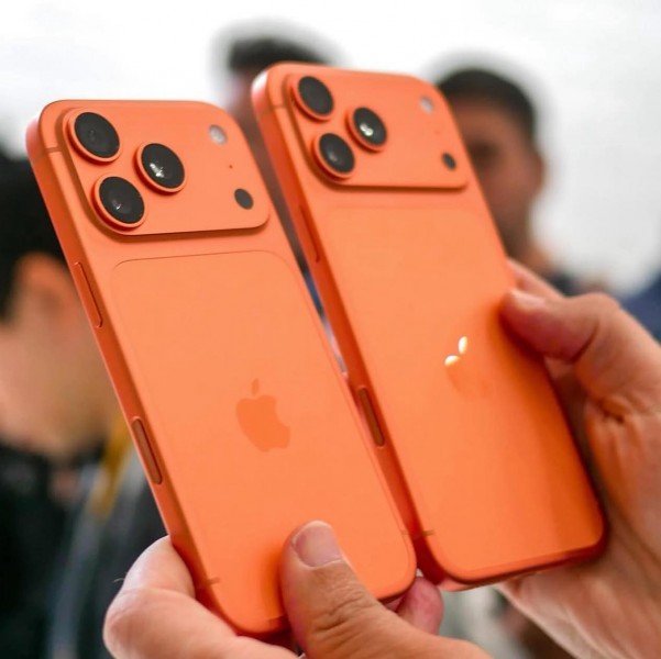 Apple iPhone 17 Pro Max, iPhone 17 Pro, iPhone 17, iPhone Air, iPhone 16 Pro Max, iPhone 16 Pro, iPhone 16, iPhone 16 Plus, iPhone 15 Pro Max, iPhone 15 Pro,  Samsung Galaxy S25 Ultra, Samsung Z Fold7, Sony PlayStation PS5 Pro Console 