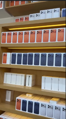 Samsung S25, Samsung S25 Ultra, iPhone 17 Pro, iPhone 17 Pro Max, iPhone 16 Pro, iPhone 16 Pro Max, iPhone 17, iPhone Air, Sony PS5, iPad, Apple Watch, WWW.PHOTVPC.COM   Per prodotti e acquisti: WWW.PHOTVPC.COM    Scrivici:  sam@photvpc.com    https: