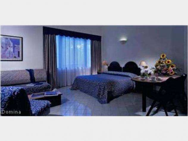 camera inHotel HOTEL ROYAL prezzo per persona 280