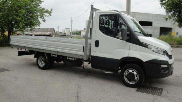 Camion IVECO DAILY 35 C 13