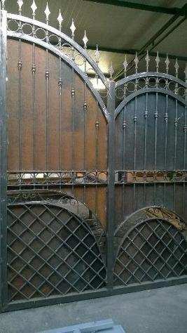 cancello in ferro battuto artigianale su misura