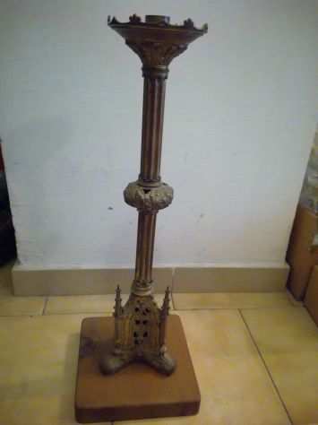 Candelabro gotico 800 altezza 55 cm in bronzo