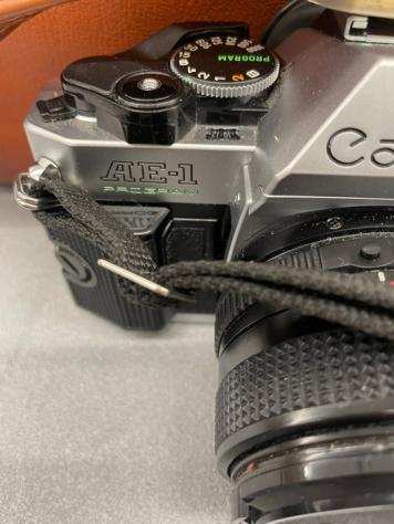 Canon AE-1 corredo con 28mm 50mm e tele piugrave borsa e flash Fotocamera analogica