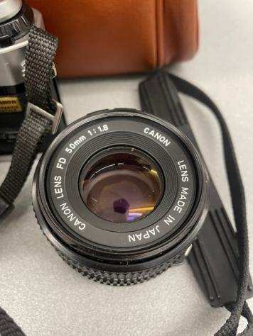 Canon AE-1 corredo con 28mm 50mm e tele piugrave borsa e flash Fotocamera analogica