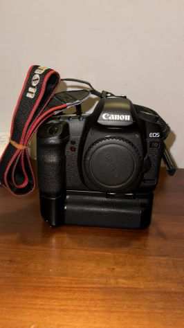 Canon EOS 5D Mark II  battery grip