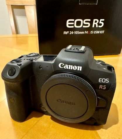 Canon EOS R5  obiettivo RF 24-105mm USM Pro extras