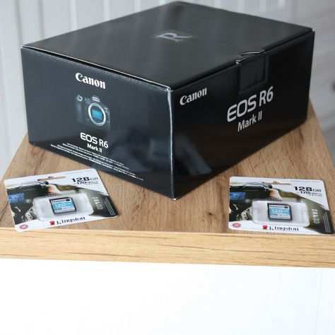 Canon EOS R6 Mark II in IMBALLO ORIGINALE piugrave 2 pz. Kingston 128 GB SDXC