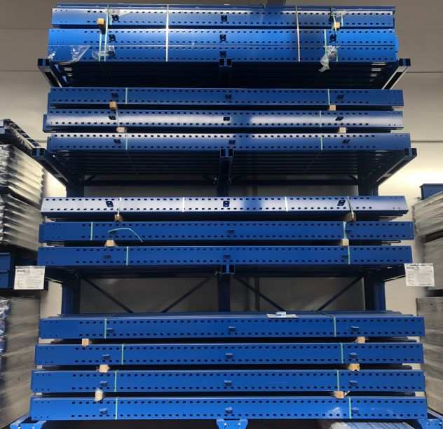 Cantilever per materiale plastico