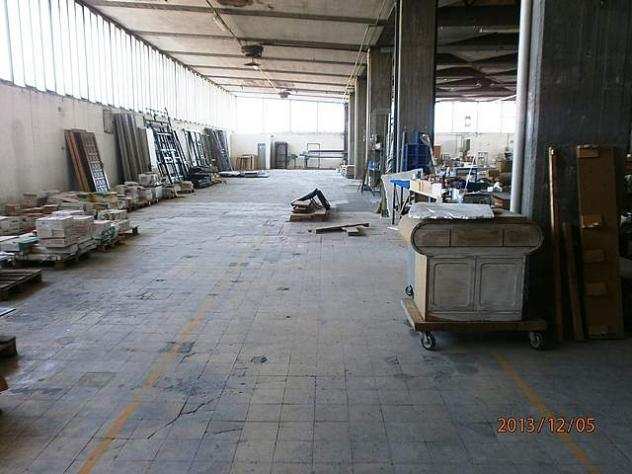 Capannone commerciale in affitto a Cascina 1000 mq Rif 452465