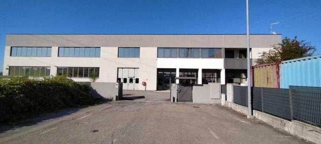 Capannone  Fondo in vendita a Parma
