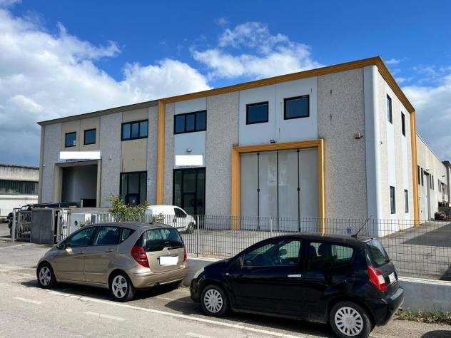 Capannone in vendita a Bastia Umbra - 3 locali 1000mq
