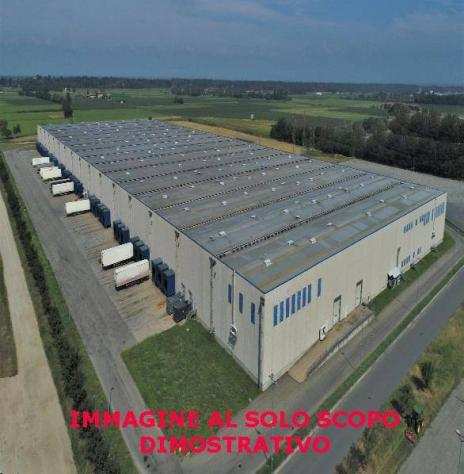 Capannone industriale in Affitto27600 mq