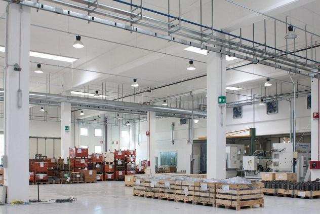 Capannone industriale in vendita a Empoli 1400 mq Rif 975254