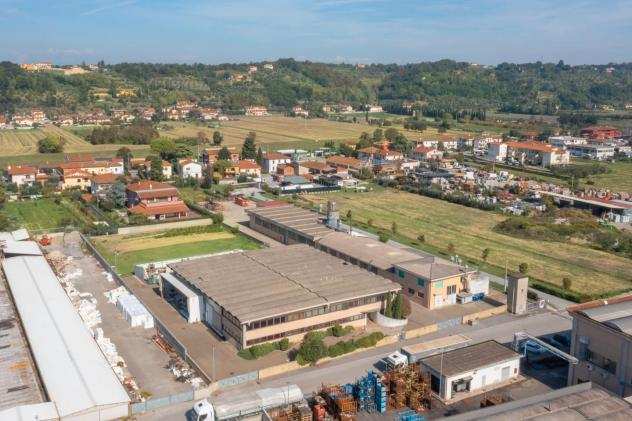 Capannone industriale in vendita a Santa Maria a Monte 3000 mq Rif 1069065