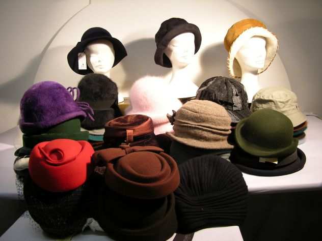 Cappelli a prezzi stock Da liquidazione (16 Pz) Donna NUOVI