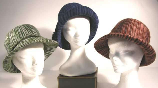 Cappelli a prezzi stock Da liquidazione (16 Pz) Donna NUOVI