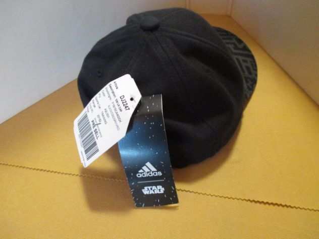 Cappello ADIDAS Star Wars. Colore nero-grigio. Cinghietta posteriore regolabile