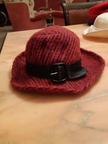 Cappello vintage in feltro a righe