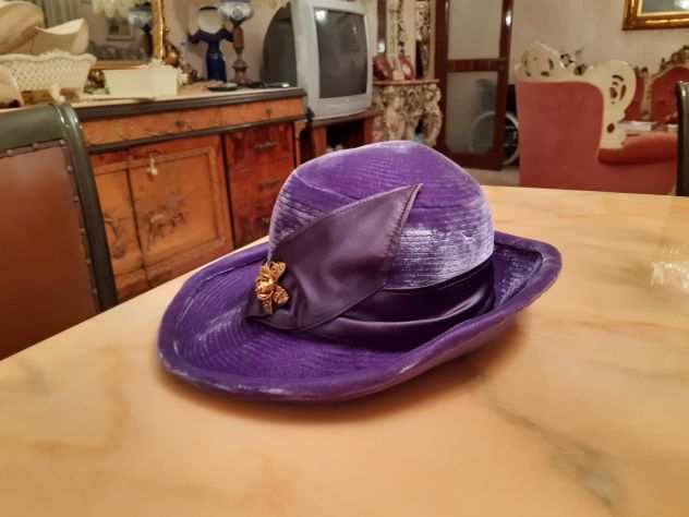 Cappello vintage in velluto