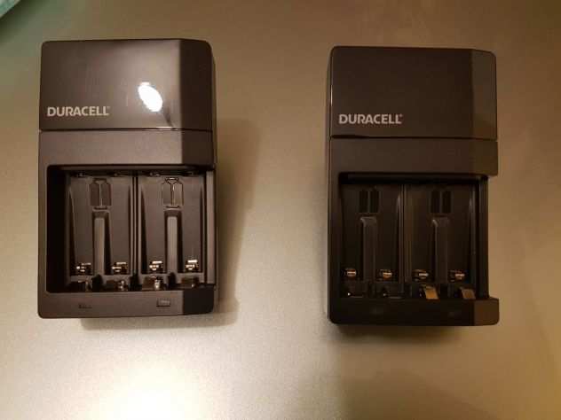 carica batterie duracell nuovo per batterie AA e AAA