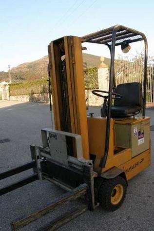 carrelli elevatori e macchinari Euro 1.700