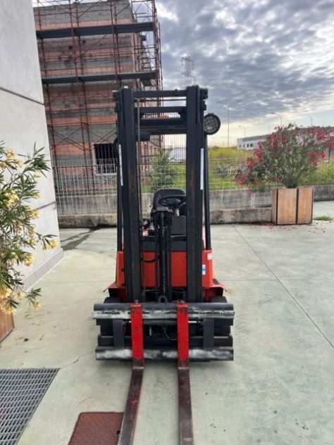 Carrello elevatore usato Linde E15 elettronico