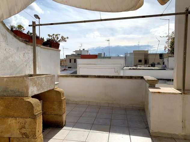 Casa con cortiletto e terrazzo vista mare