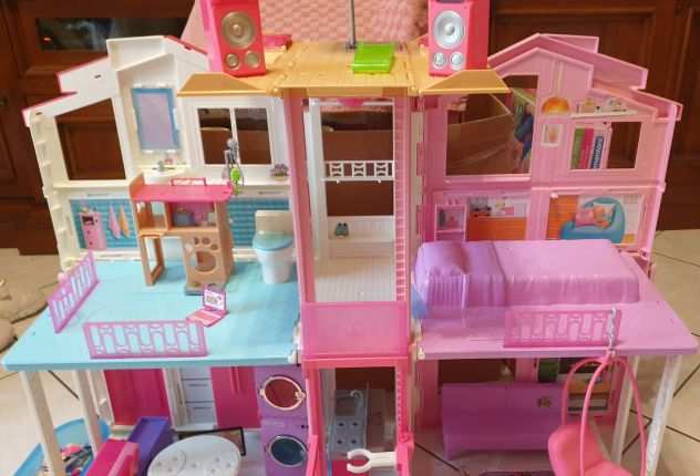 casa di barbie giocattolo